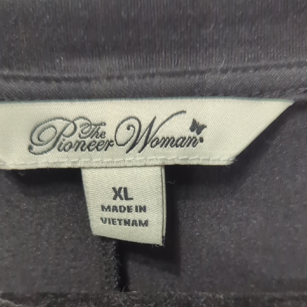 The Pioneer Woman Black Garment - Picture 2 of 4
